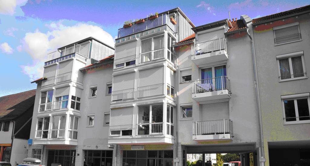 Freiburg - Vermietete 2-Zi. Wohnung im DG, mit Balkon ud EBK in Freiburg-Zähringen